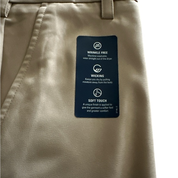 Izod Men’s Golf Shorts - The Driver Cool & Dry - Picture 2 of 4